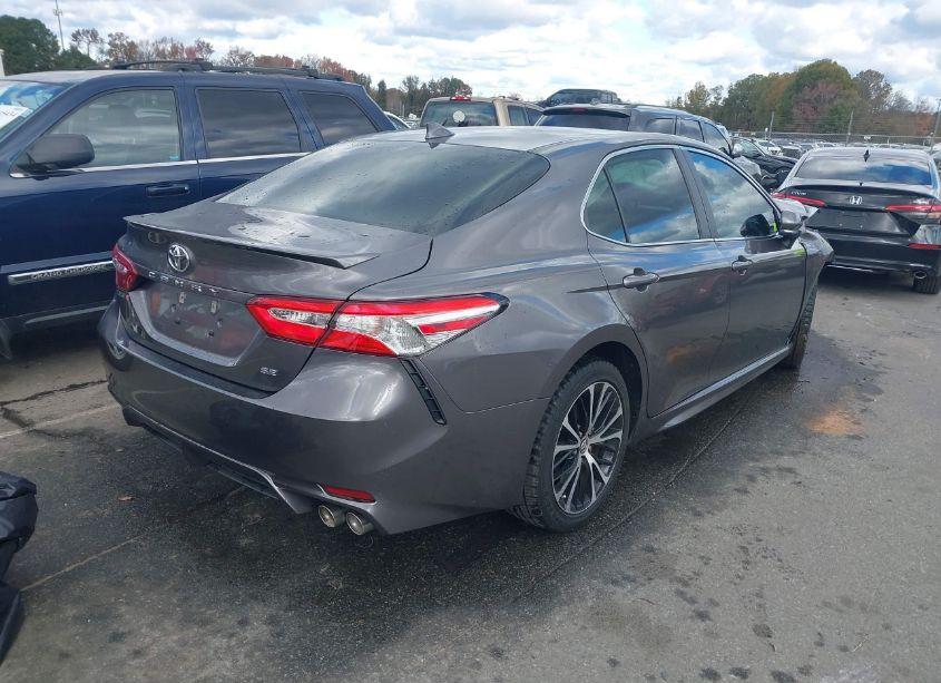 Photo 4 of 2020 Toyota Camry SE (VIN 4T1M11AK2LU933847)