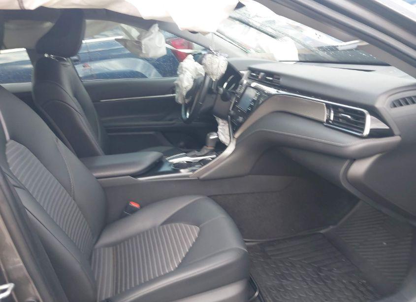 Photo 5 of 2020 Toyota Camry SE (VIN 4T1M11AK2LU933847)