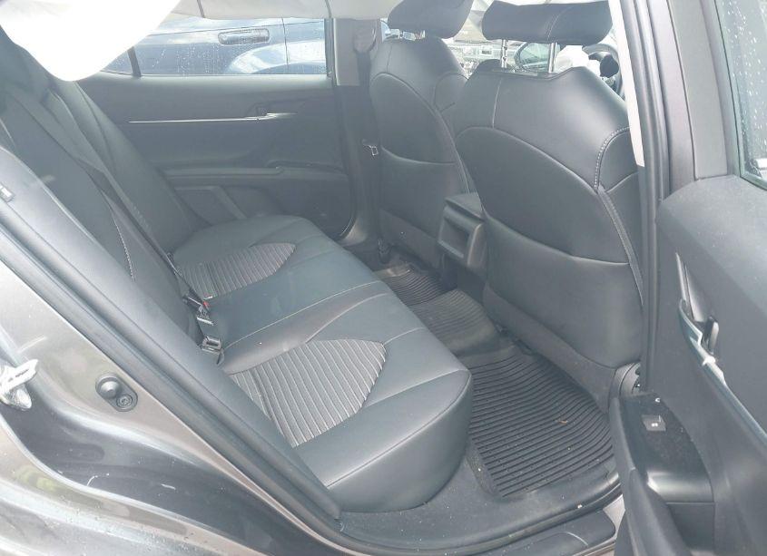 Photo 8 of 2020 Toyota Camry SE (VIN 4T1M11AK2LU933847)