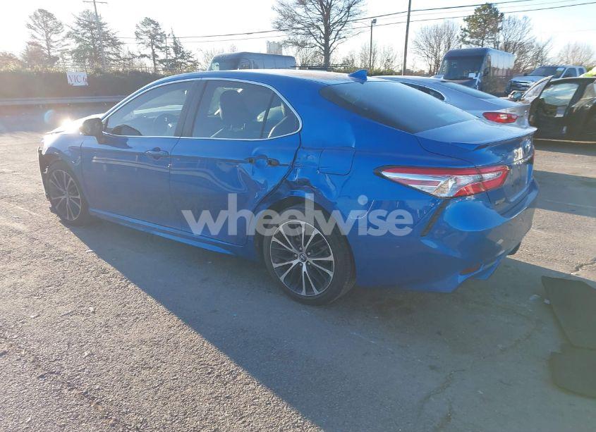 Photo 3 of 2020 Toyota Camry SE (VIN 4T1M11AK3LU313461)