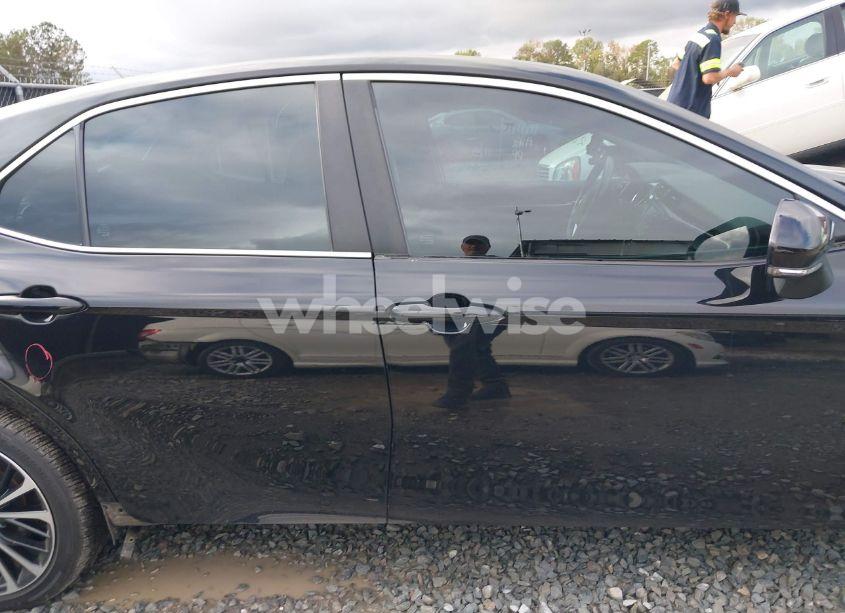 Photo 13 of 2020 Toyota Camry SE (VIN 4T1M11AK3LU391576)