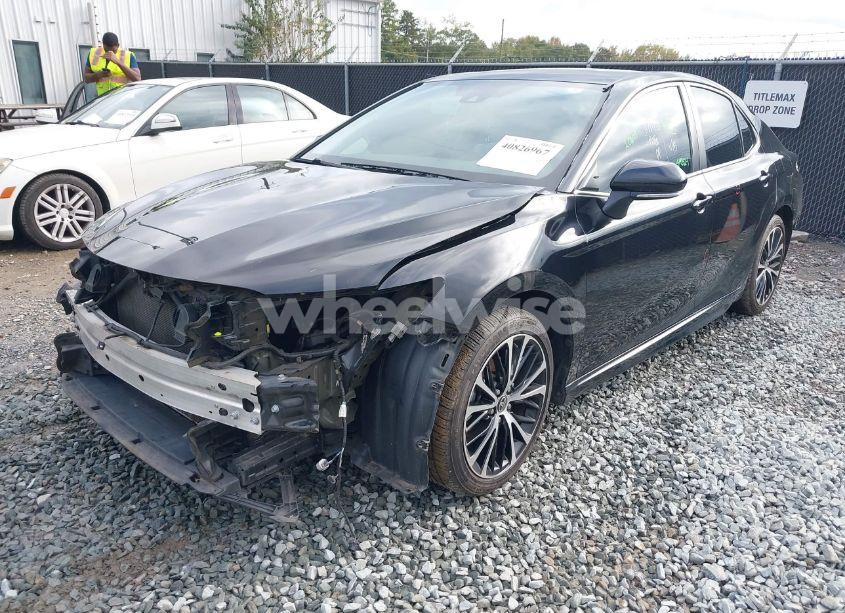 Photo 2 of 2020 Toyota Camry SE (VIN 4T1M11AK3LU391576)
