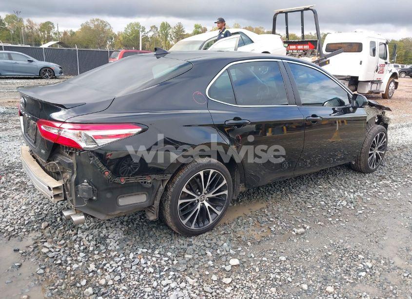 Photo 4 of 2020 Toyota Camry SE (VIN 4T1M11AK3LU391576)