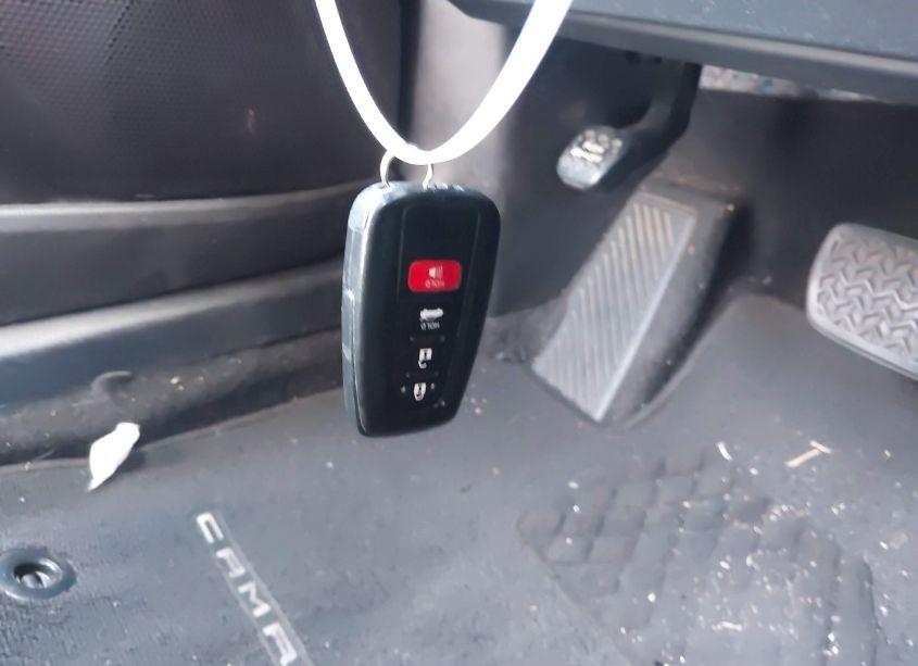 Photo 11 of 2020 Toyota Camry SE (VIN 4T1M11AK3LU397779)