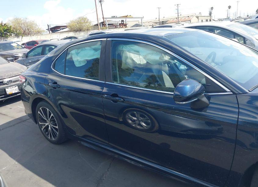 Photo 13 of 2020 Toyota Camry SE (VIN 4T1M11AK3LU397779)