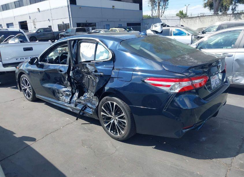 Photo 3 of 2020 Toyota Camry SE (VIN 4T1M11AK3LU397779)