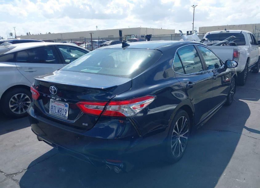 Photo 4 of 2020 Toyota Camry SE (VIN 4T1M11AK3LU397779)
