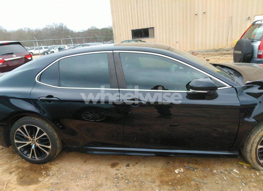 Photo 14 of 2020 Toyota Camry SE (VIN 4T1M11AK3LU511179)