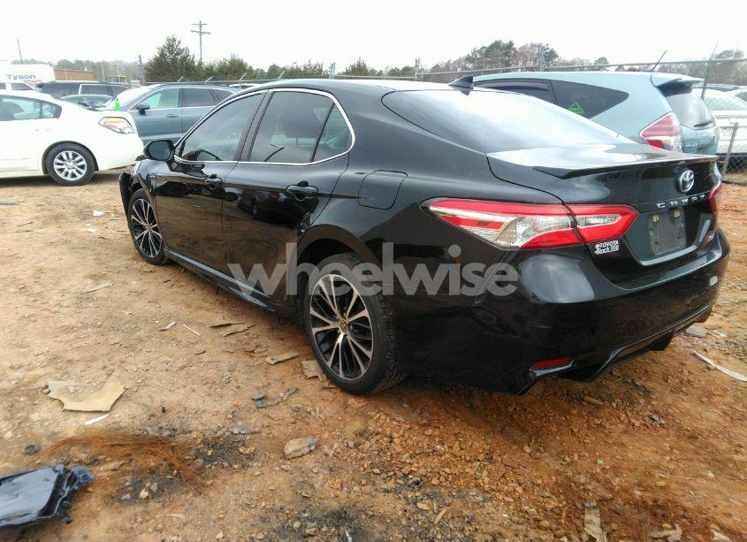 Photo 3 of 2020 Toyota Camry SE (VIN 4T1M11AK3LU511179)