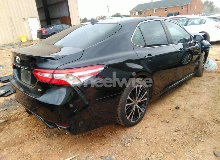 Photo 4 of 2020 Toyota Camry SE (VIN 4T1M11AK3LU511179)