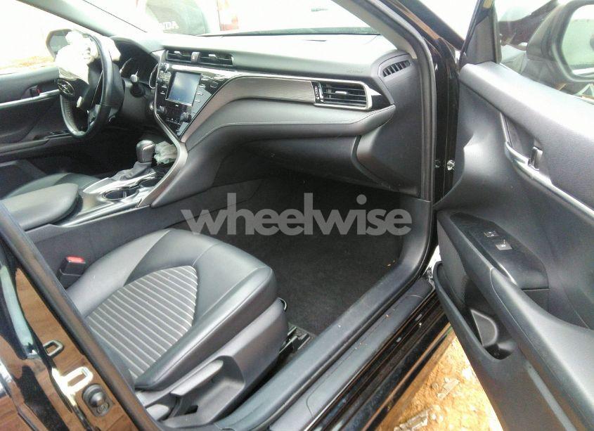 Photo 5 of 2020 Toyota Camry SE (VIN 4T1M11AK3LU511179)