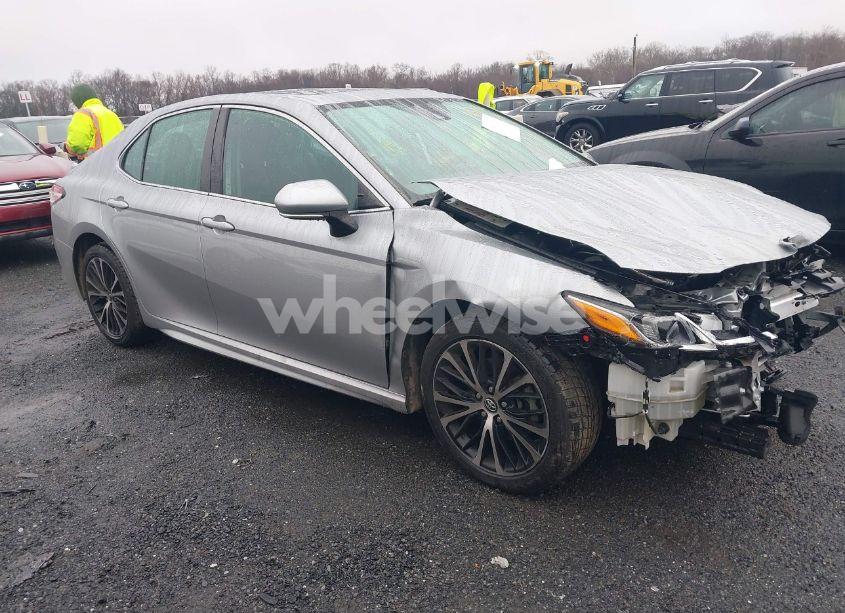 2020 Toyota Camry SE (VIN 4T1M11AK3LU923201) main photo