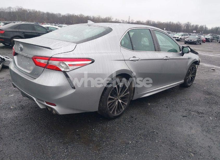 Photo 4 of 2020 Toyota Camry SE (VIN 4T1M11AK3LU923201)