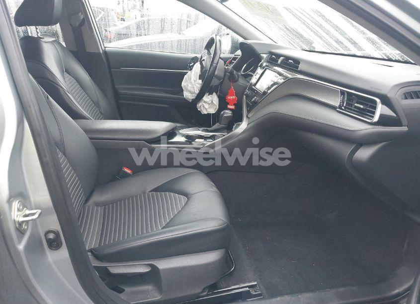 Photo 5 of 2020 Toyota Camry SE (VIN 4T1M11AK3LU923201)