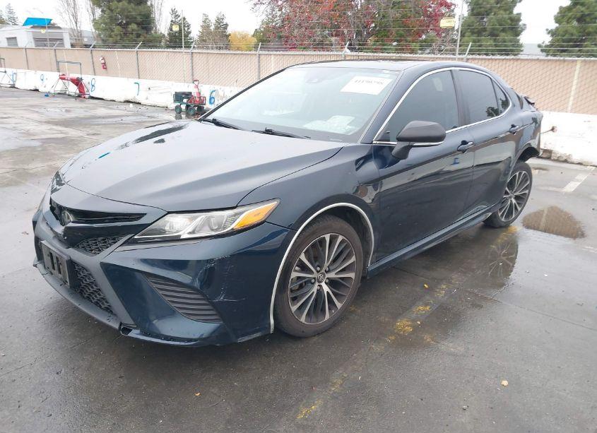Photo 2 of 2020 Toyota Camry SE (VIN 4T1M11AK4LU908139)