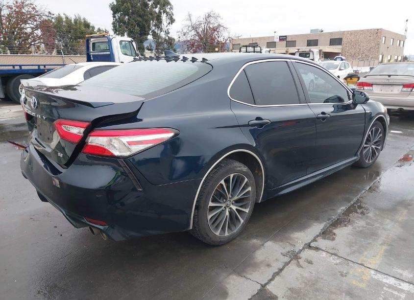 Photo 4 of 2020 Toyota Camry SE (VIN 4T1M11AK4LU908139)