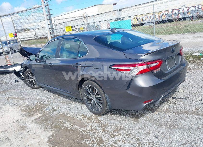 Photo 3 of 2020 Toyota Camry SE (VIN 4T1M11AK4LU996237)