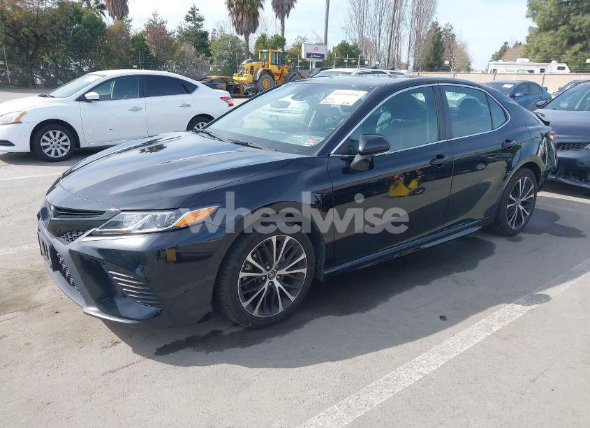 Photo 2 of 2020 Toyota Camry SE (VIN 4T1M11AK5LU923801)