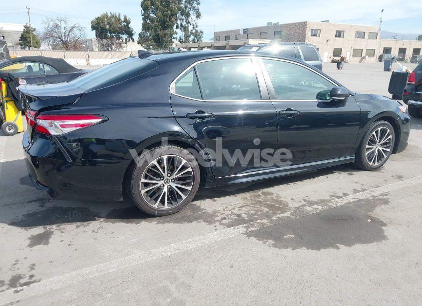 Photo 4 of 2020 Toyota Camry SE (VIN 4T1M11AK5LU923801)