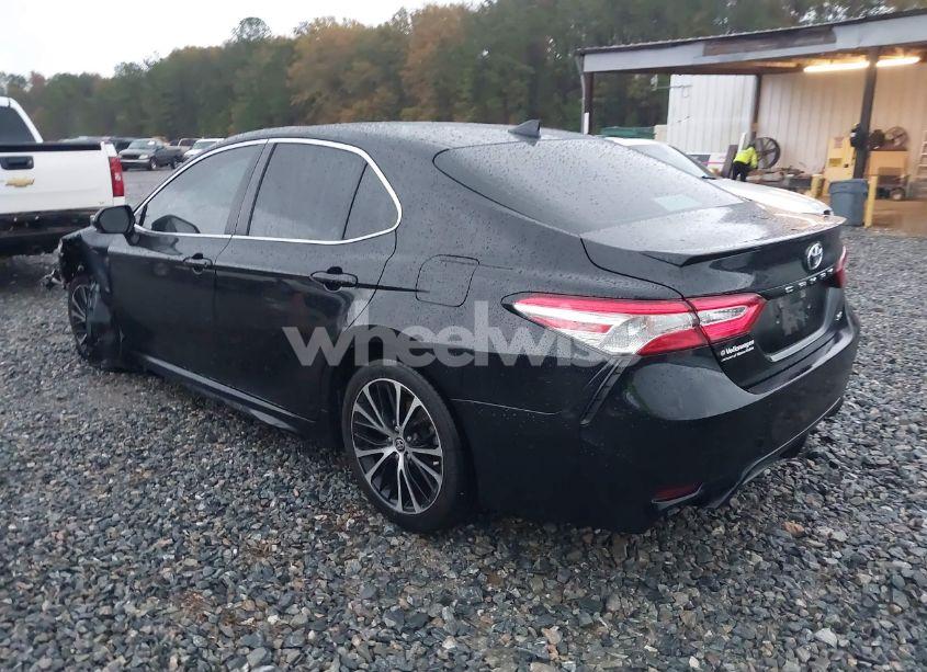 Photo 3 of 2020 Toyota Camry SE (VIN 4T1M11AK6LU946083)