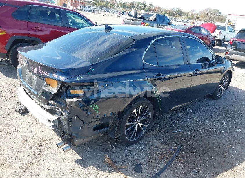 Photo 4 of 2020 Toyota Camry SE (VIN 4T1M11AK6LU946262)