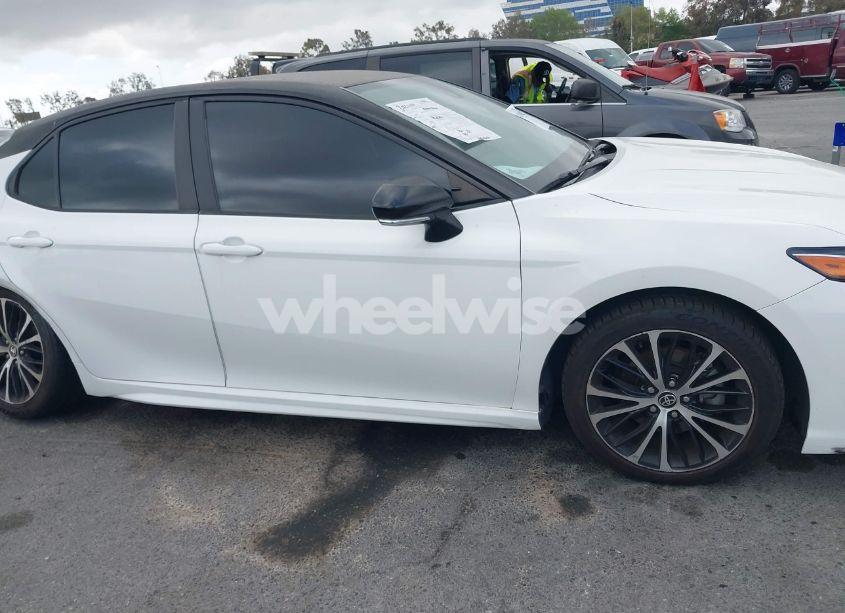 Photo 13 of 2020 Toyota Camry SE (VIN 4T1M11AK7LU396750)