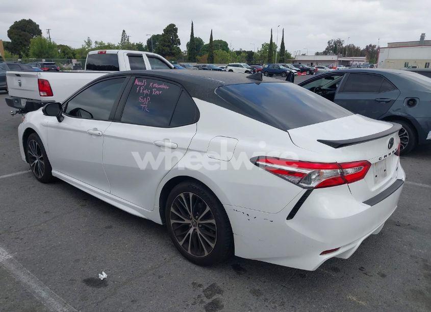 Photo 3 of 2020 Toyota Camry SE (VIN 4T1M11AK7LU396750)