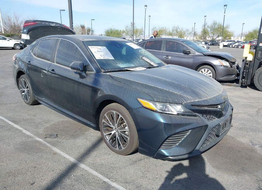 2020 Toyota Camry SE (VIN 4T1M11AK7LU880059) main photo