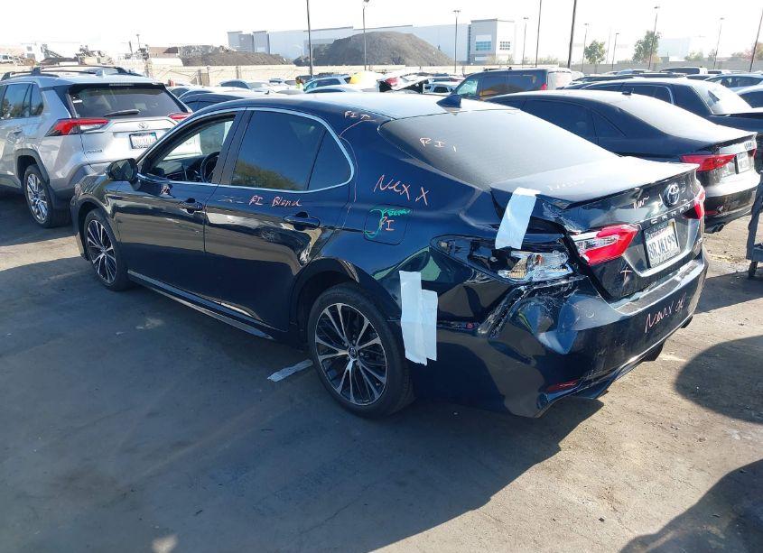 Photo 3 of 2020 Toyota Camry SE (VIN 4T1M11AK7LU880059)