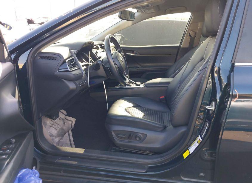 Photo 5 of 2020 Toyota Camry SE (VIN 4T1M11AK7LU880059)