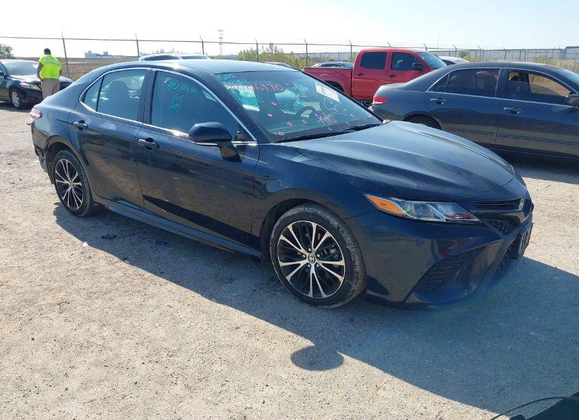 2020 Toyota Camry SE (VIN 4T1M11AK8LU388267) main photo