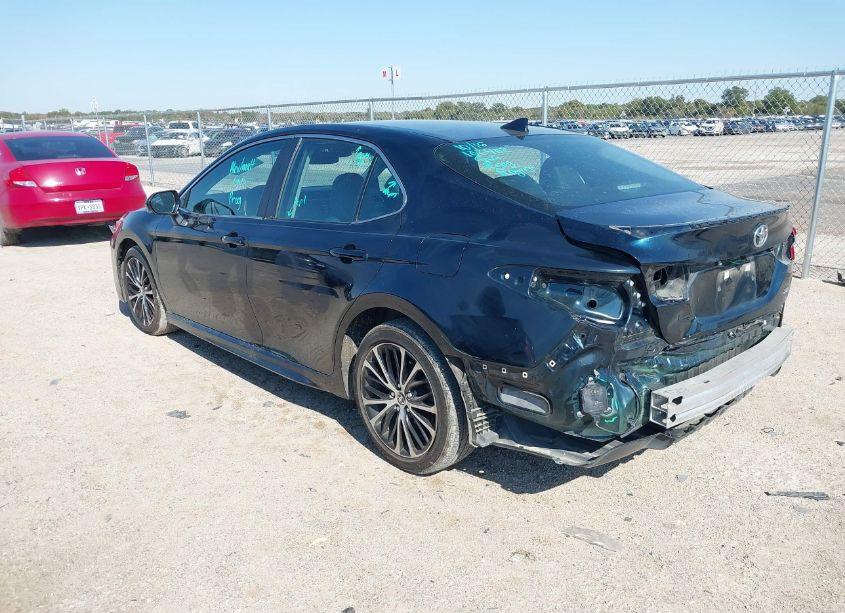 Photo 3 of 2020 Toyota Camry SE (VIN 4T1M11AK8LU388267)