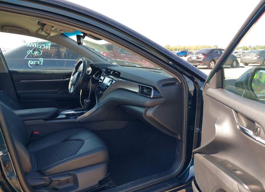 Photo 5 of 2020 Toyota Camry SE (VIN 4T1M11AK8LU388267)