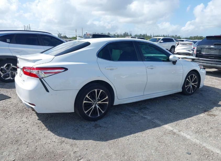 Photo 4 of 2020 Toyota Camry SE (VIN 4T1M11AK8LU909536)