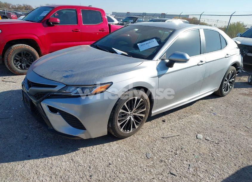 Photo 2 of 2020 Toyota Camry SE (VIN 4T1M11AK9LU931805)