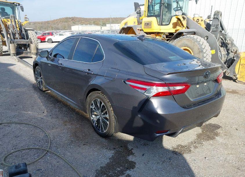 Photo 3 of 2020 Toyota Camry SE (VIN 4T1M11AK9LU975884)