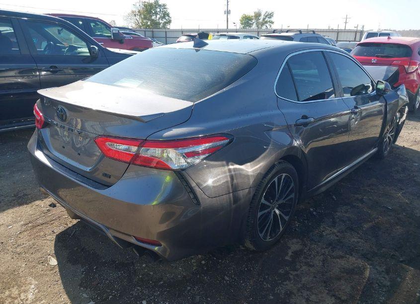 Photo 4 of 2020 Toyota Camry SE (VIN 4T1M11AK9LU975884)