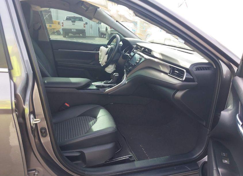 Photo 5 of 2020 Toyota Camry SE (VIN 4T1M11AK9LU975884)