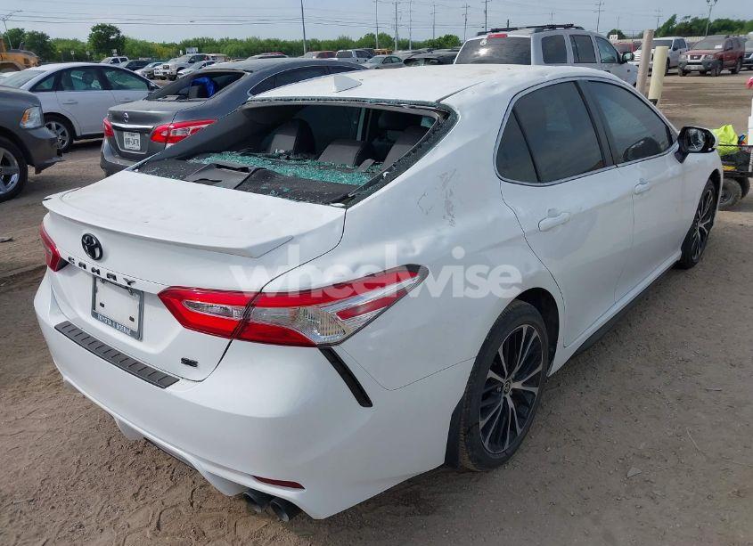 Photo 4 of 2020 Toyota Camry SE (VIN 4T1M11AKXLU392725)