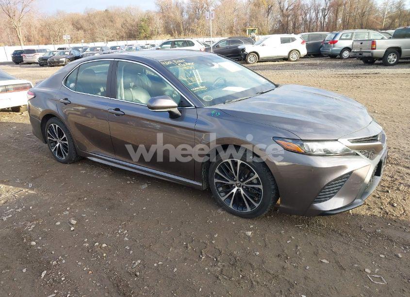 2020 Toyota Camry SE AWD (VIN 4T1M11BK0LU018395) main photo