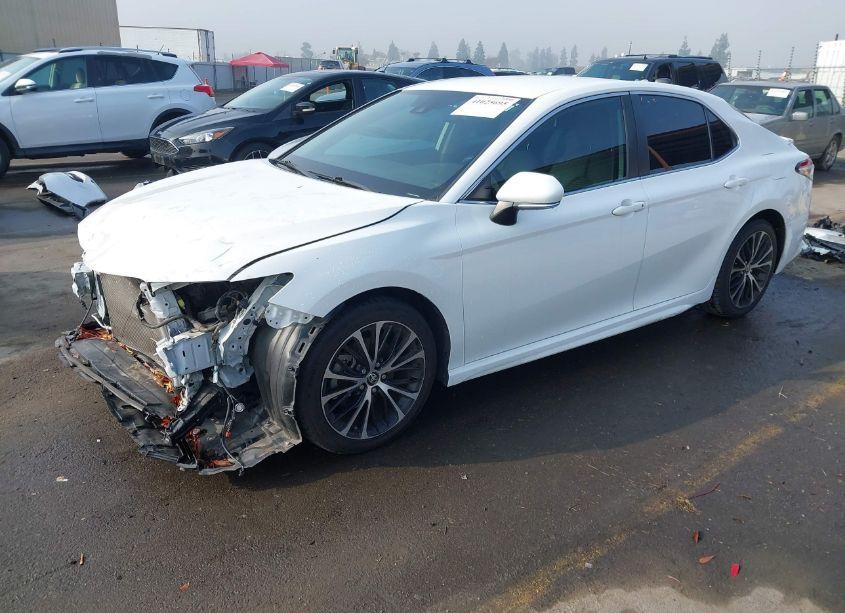 Photo 2 of 2020 Toyota Camry SE AWD (VIN 4T1M11BK2LU019032)