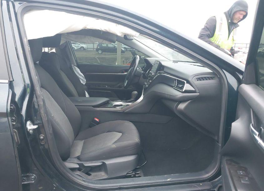 Photo 5 of 2021 Toyota Camry LE (VIN 4T1R11AK0MU440613)