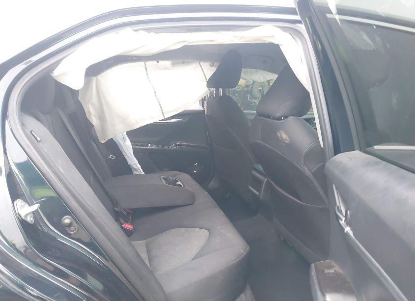 Photo 8 of 2021 Toyota Camry LE (VIN 4T1R11AK0MU440613)