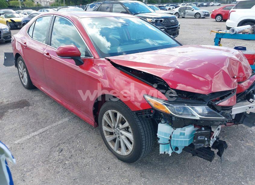 2024 Toyota Camry LE (VIN 4T1R11AK0RU262547) main photo