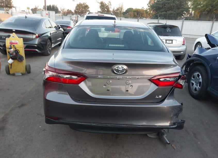 Photo 16 of 2021 Toyota Camry LE (VIN 4T1R11AK2MU496505)