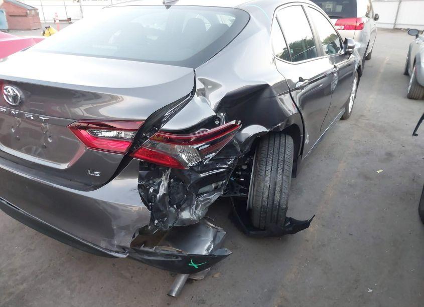 Photo 17 of 2021 Toyota Camry LE (VIN 4T1R11AK2MU496505)