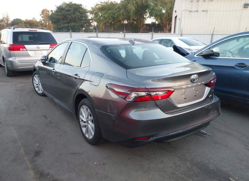 Photo 3 of 2021 Toyota Camry LE (VIN 4T1R11AK2MU496505)