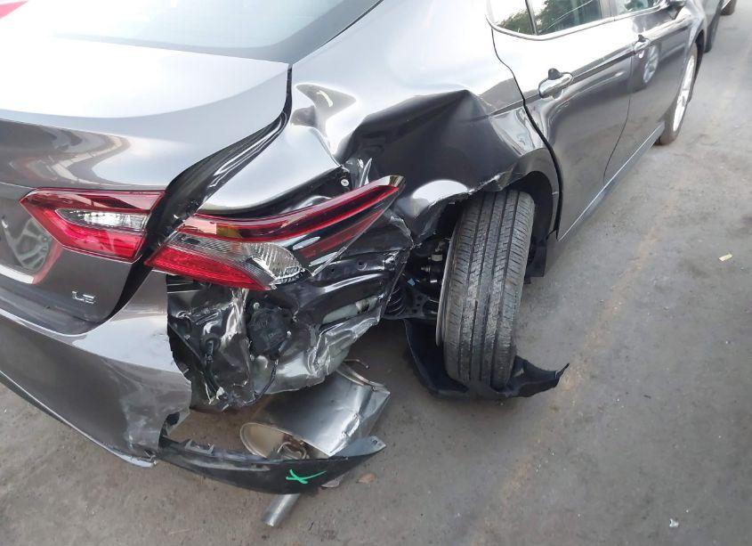 Photo 6 of 2021 Toyota Camry LE (VIN 4T1R11AK2MU496505)