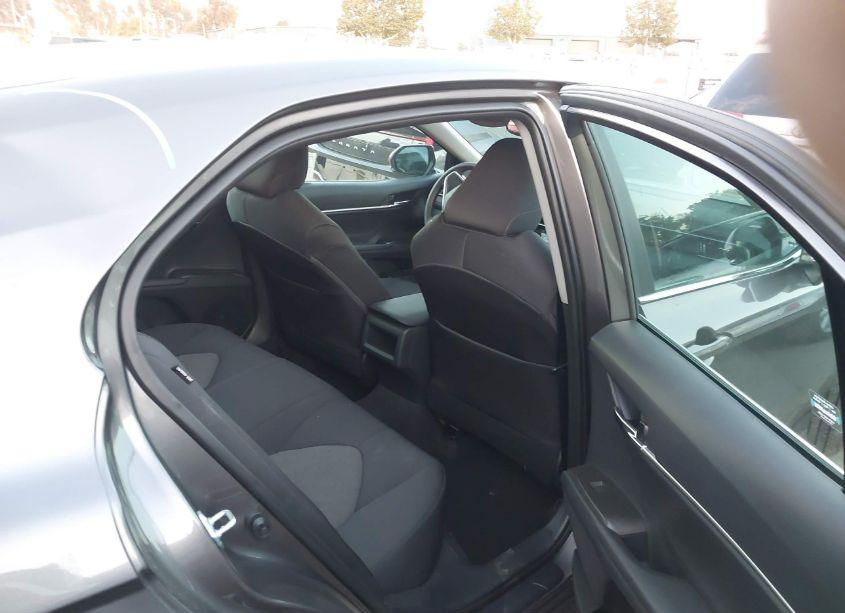 Photo 8 of 2021 Toyota Camry LE (VIN 4T1R11AK2MU496505)