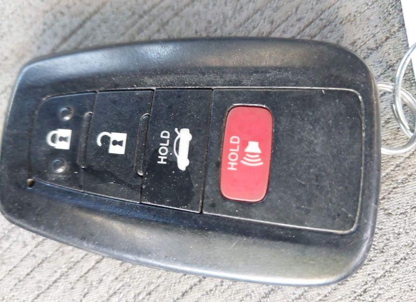 Photo 11 of 2022 Toyota Camry LE (VIN 4T1R11AK2NU634061)